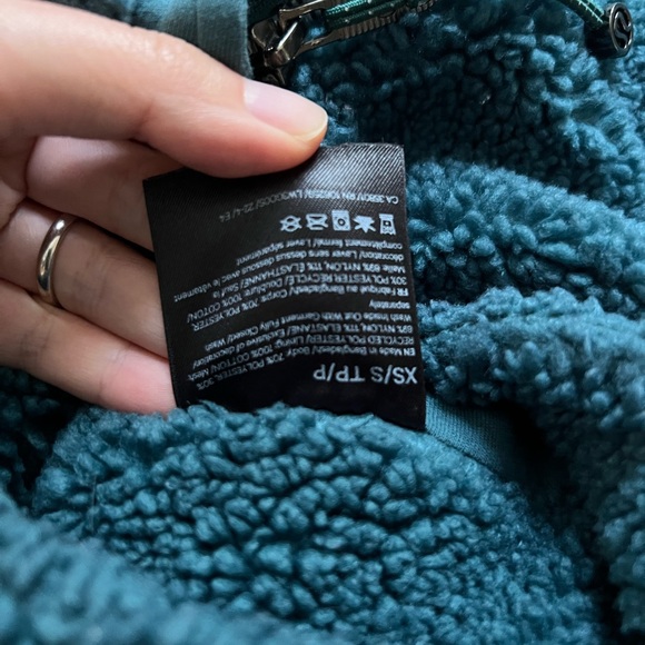 Lululemon Scuba Oversized Cropped Fleece Funnel Neck - Picture 6 of 6